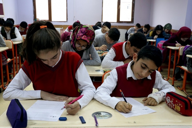 "Gözetimsiz sınav" uygulaması Ağrı'da da hayata geçirildi